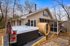 Cozy Retreat - Sauna Hot Tub & Game Room in VA